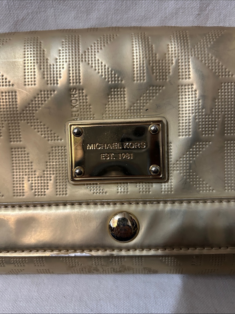 Michael Kors Metallic Gold Shoulder Bag with Chain Strap - Picture 4 of 9